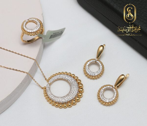 طقم ذهب عيار 18 أنيق للسيدات